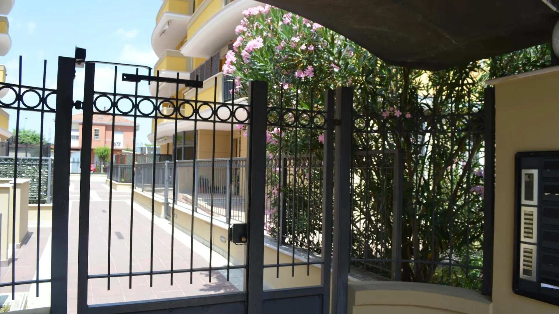 Il Pappagallo D'Oro A Rimini Apartment